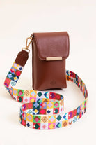 Crossbody Esencial Celular Canela - Doble Correa - LOVENOCK